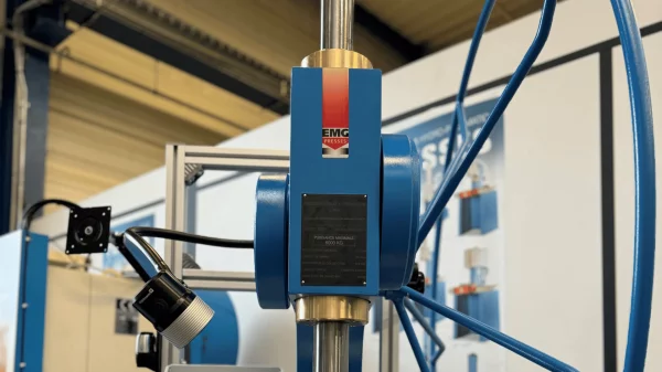 Prensas a medida para la industria aeronáutica